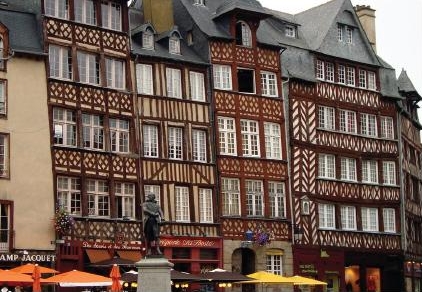 Cobbled houses